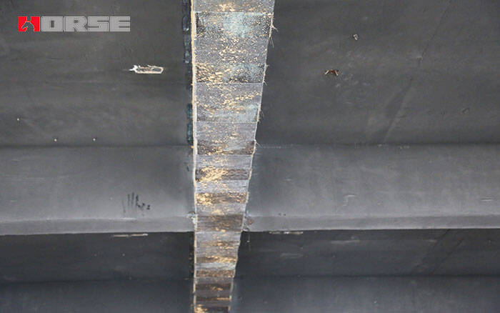 Carbon fiber fabric repair concrete crack beam 