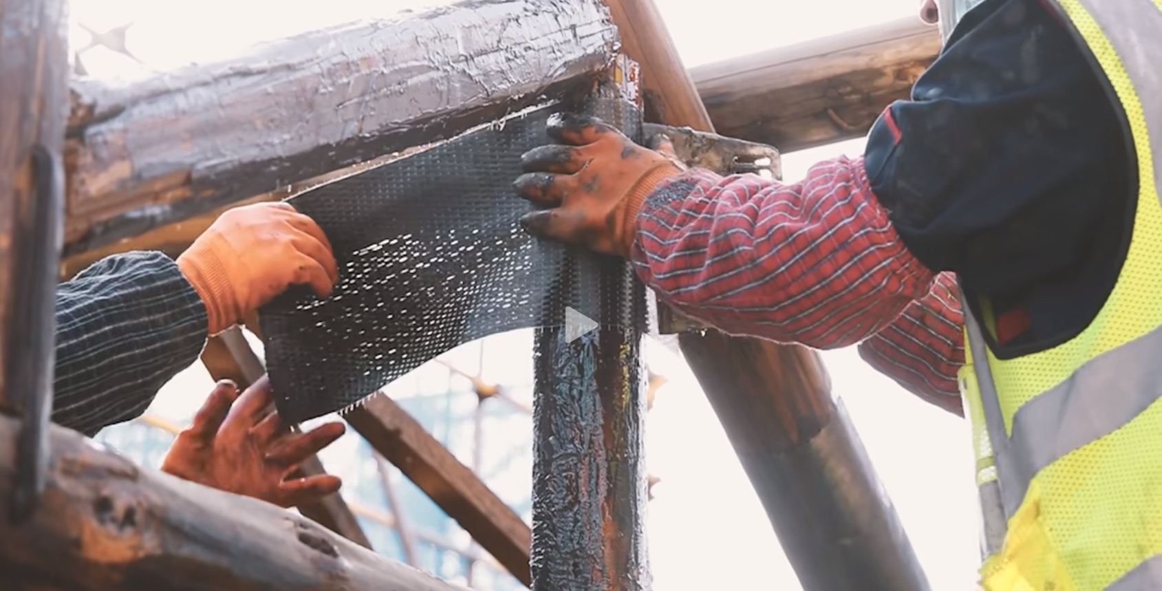 Fibra de Carbono Repara la Estructura de Madera Histórica