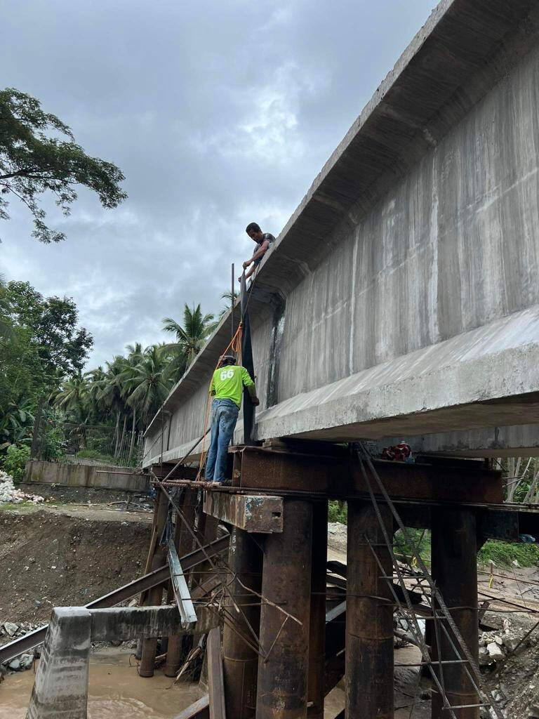 Pasos Para Fortalecer Las Grietas Del Puente Con Fibra De Carbono