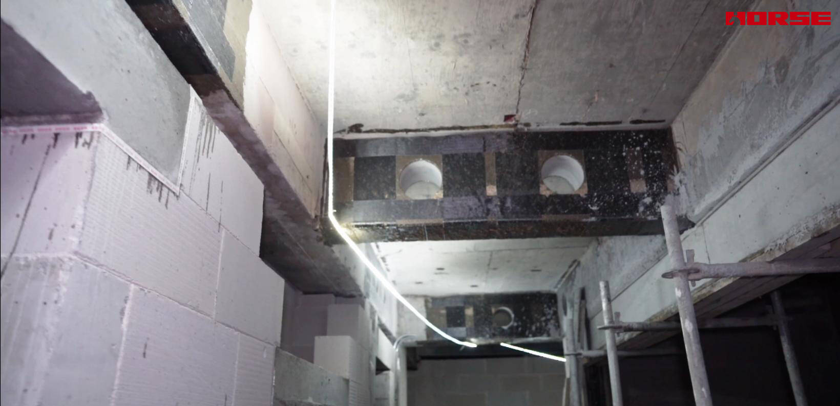Refuerzo de Aberturas en Vigas de Hormigón Armado con Láminas de Fibra de Carbono