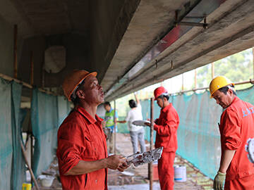 Ingeniería de puentes de alta velocidad: laminado de CFRP pretensado