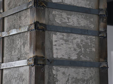 Ingeniería estructural de hormigón armado mediante placa de acero