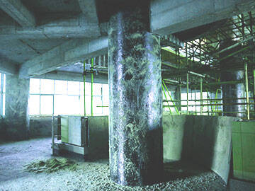 Columnas de hormigón revestidas con polímero reforzado con fibra (FRP)