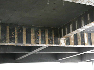 Aplicación de tejido de fibra de carbono unidireccional en el refuerzo de la deflexión de vigas