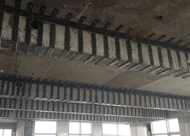 pegado de placa de acero sobre hormigón